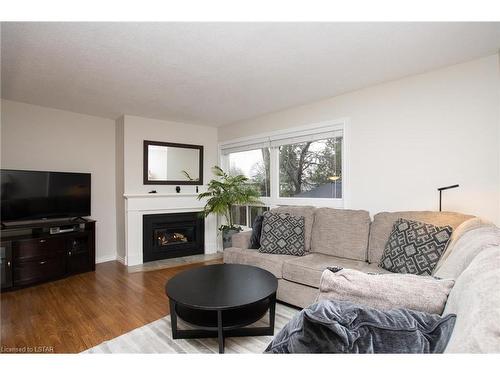 14-35 Waterman Avenue, London, ON - Indoor Photo Showing Living Room With Fireplace