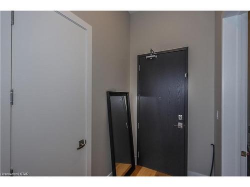 400-1705 Fiddlehead Place, London, ON - Indoor Photo Showing Other Room