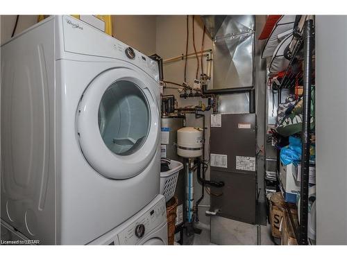 400-1705 Fiddlehead Place, London, ON - Indoor Photo Showing Laundry Room