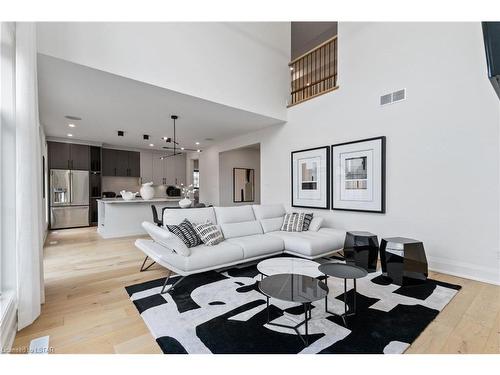1651 Upper West Avenue Avenue, London, ON - Indoor Photo Showing Living Room