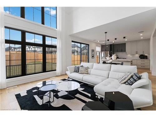 1651 Upper West Avenue Avenue, London, ON - Indoor Photo Showing Living Room