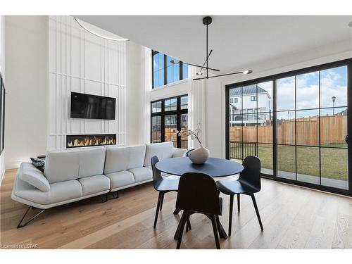 1651 Upper West Avenue Avenue, London, ON - Indoor Photo Showing Living Room