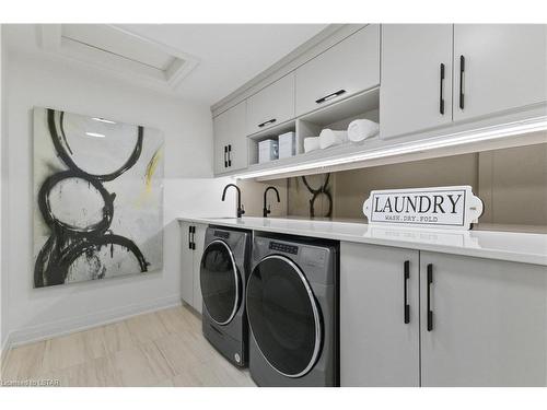 1651 Upper West Avenue Avenue, London, ON - Indoor Photo Showing Laundry Room