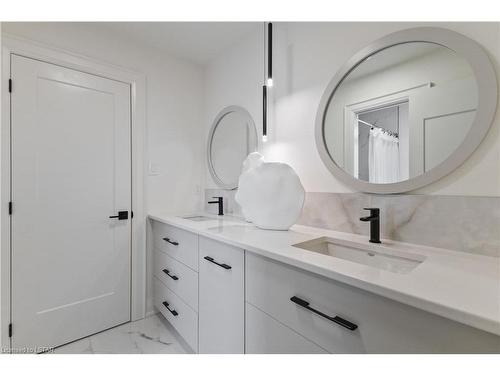 1651 Upper West Avenue Avenue, London, ON - Indoor Photo Showing Bathroom