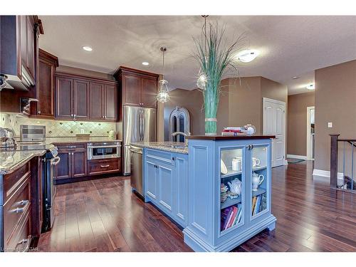 17-725 Eagletrace Drive, London, ON - Indoor Photo Showing Kitchen