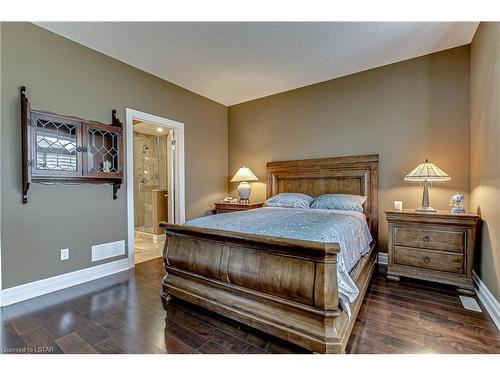 17-725 Eagletrace Drive, London, ON - Indoor Photo Showing Bedroom