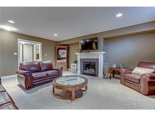 17-725 Eagletrace Drive, London, ON - Indoor Photo Showing Living Room With Fireplace