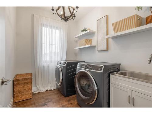 3520 Grand Oak Crossing, London, ON - Indoor Photo Showing Laundry Room