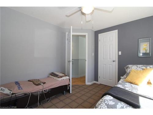 334 Wyldwood Lane, Grand Bend, ON - Indoor Photo Showing Bedroom