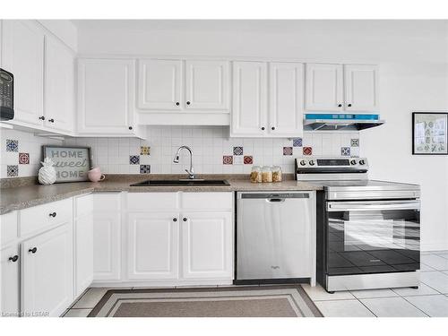 44-410 Ambleside Drive, London, ON - Indoor Photo Showing Kitchen