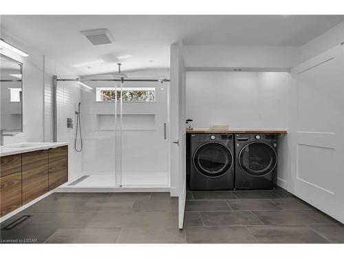 108 Balnagowan Place, London, ON - Indoor Photo Showing Kitchen