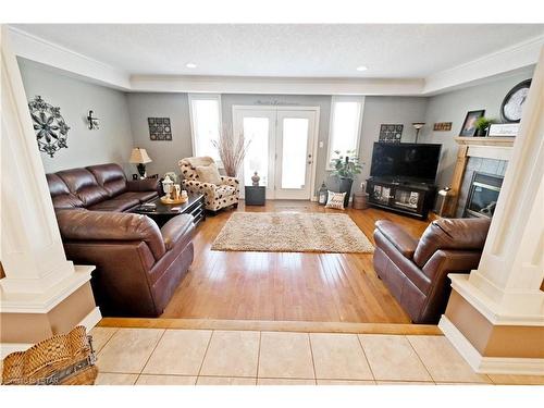 115 Hagerman Crescent, St. Thomas, ON - Indoor Photo Showing Living Room With Fireplace