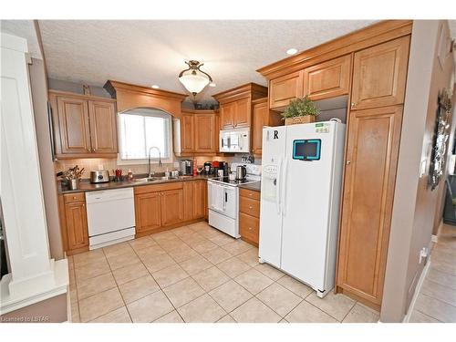 115 Hagerman Crescent, St. Thomas, ON - Indoor Photo Showing Kitchen With Double Sink