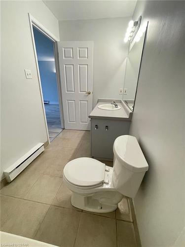 C205-12 Montgomery Drive, Wallaceburg, ON - Indoor Photo Showing Bathroom