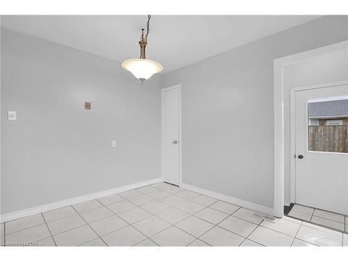 56 Piers Crescent, London, ON - Indoor Photo Showing Other Room