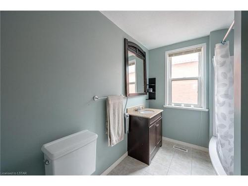 53 Fifth Avenue, St. Thomas, ON - Indoor Photo Showing Bathroom