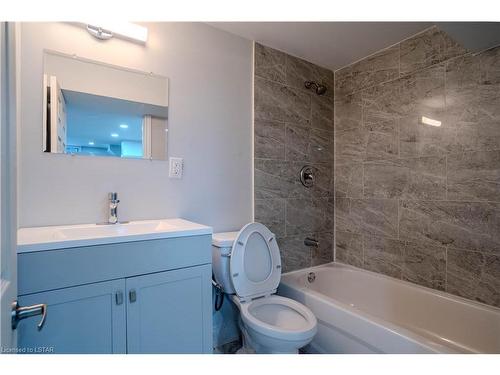 103 Churchill Street, Chatham, ON - Indoor Photo Showing Bathroom