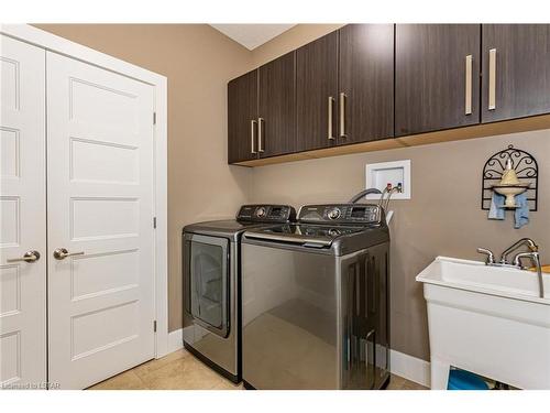 122 1/2 Centennial Avenue, St. Thomas, ON - Indoor Photo Showing Laundry Room