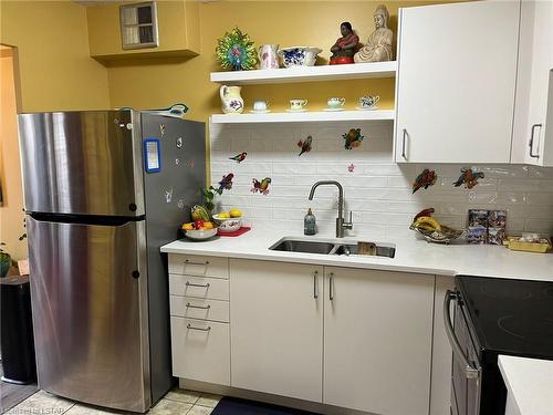 503-3621 Lake Shore Boulevard W, Etobicoke, ON - Indoor Photo Showing Kitchen With Double Sink