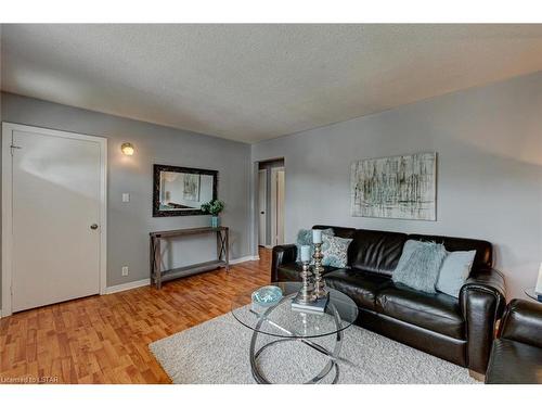 1752 Seeley Drive, London, ON - Indoor Photo Showing Living Room