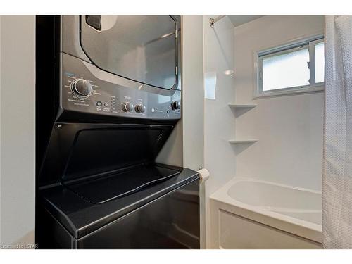 1752 Seeley Drive, London, ON - Indoor Photo Showing Bedroom