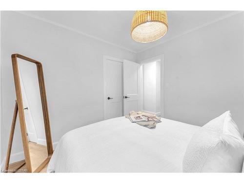 1223 Langmuir Avenue, London, ON - Indoor Photo Showing Bedroom
