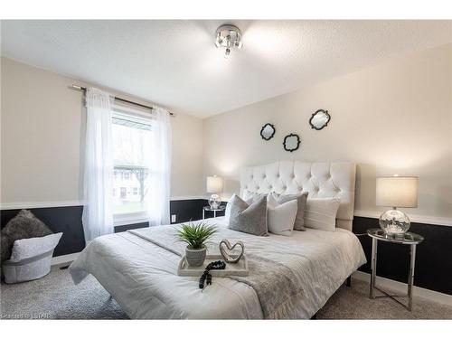 214 Brunswick Crescent, London, ON - Indoor Photo Showing Bedroom