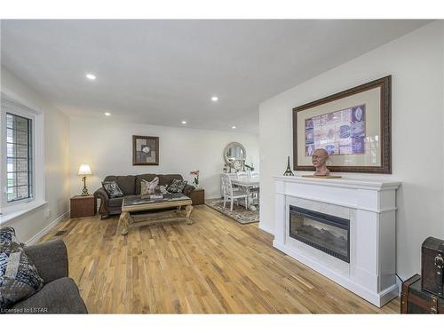 1042 Wembley Road, London, ON - Indoor Photo Showing Living Room With Fireplace