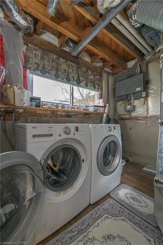 1042 Wembley Road, London, ON - Indoor Photo Showing Laundry Room