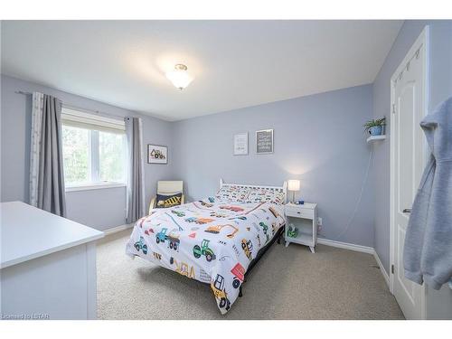19 Caverhill Crescent, Komoka, ON - Indoor Photo Showing Bedroom