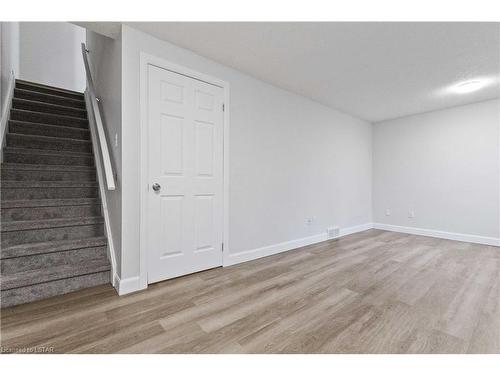 1-409 Thompson Road, London, ON - Indoor Photo Showing Other Room