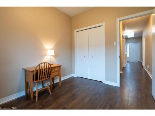 23-307 Metcalfe Street E, Strathroy, ON - Indoor Photo Showing Other Room