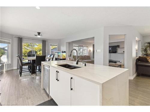 428 Chelton Road, London, ON - Indoor Photo Showing Kitchen With Double Sink