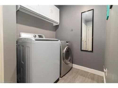 428 Chelton Road, London, ON - Indoor Photo Showing Laundry Room