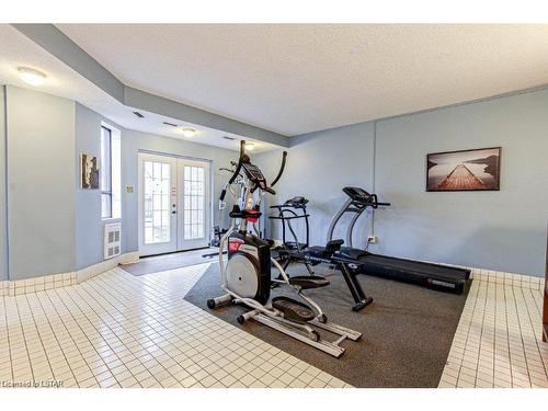 505-549 Ridout Street N, London, ON - Indoor Photo Showing Gym Room