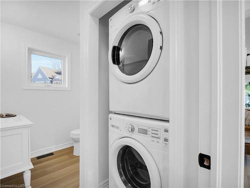379 Front Street, Port Stanley, ON - Indoor Photo Showing Laundry Room