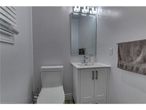 379 Griffith Street, London, ON - Indoor Photo Showing Bathroom