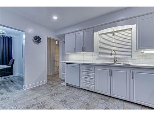 379 Griffith Street, London, ON - Indoor Photo Showing Kitchen