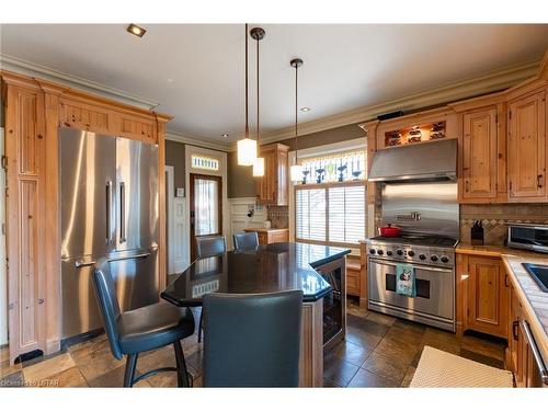 647 Grosvenor Street, London, ON - Indoor Photo Showing Kitchen With Stainless Steel Kitchen