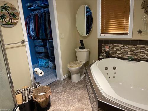 61 Kakagi Lake Road, Nestor Falls, ON - Indoor Photo Showing Bathroom