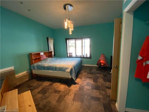 61 Kakagi Lake Road, Nestor Falls, ON - Indoor Photo Showing Bedroom