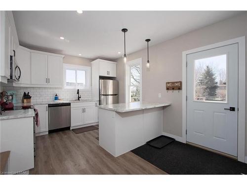 146 Main Street N, Seaforth, ON - Indoor Photo Showing Kitchen With Stainless Steel Kitchen With Upgraded Kitchen
