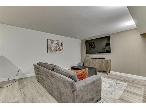 105 Union Avenue, Komoka, ON - Indoor Photo Showing Bathroom