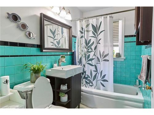 26 Highway Avenue, London, ON - Indoor Photo Showing Bathroom