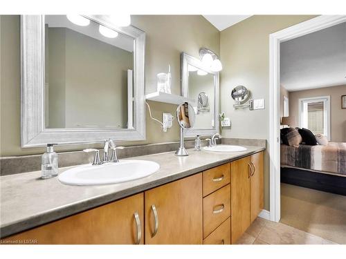 6517 Beattie Street, London, ON - Indoor Photo Showing Bathroom