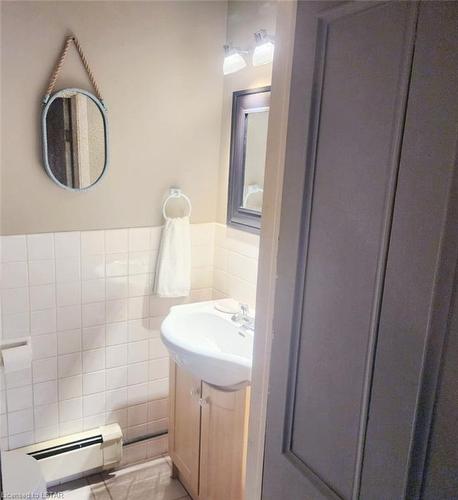 29 Elgin Street N, Athens, ON - Indoor Photo Showing Bathroom
