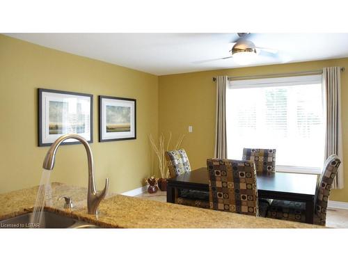 383 Mcnay Place, London, ON - Indoor Photo Showing Dining Room