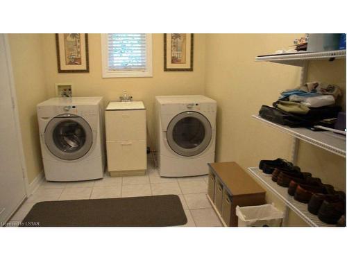 383 Mcnay Place, London, ON - Indoor Photo Showing Laundry Room
