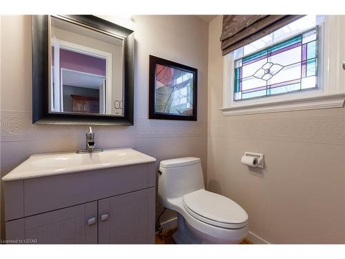 6 Westbury Grove, London, ON - Indoor Photo Showing Bathroom
