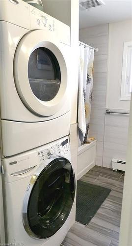 63 Raywood Avenue, London, ON - Indoor Photo Showing Laundry Room